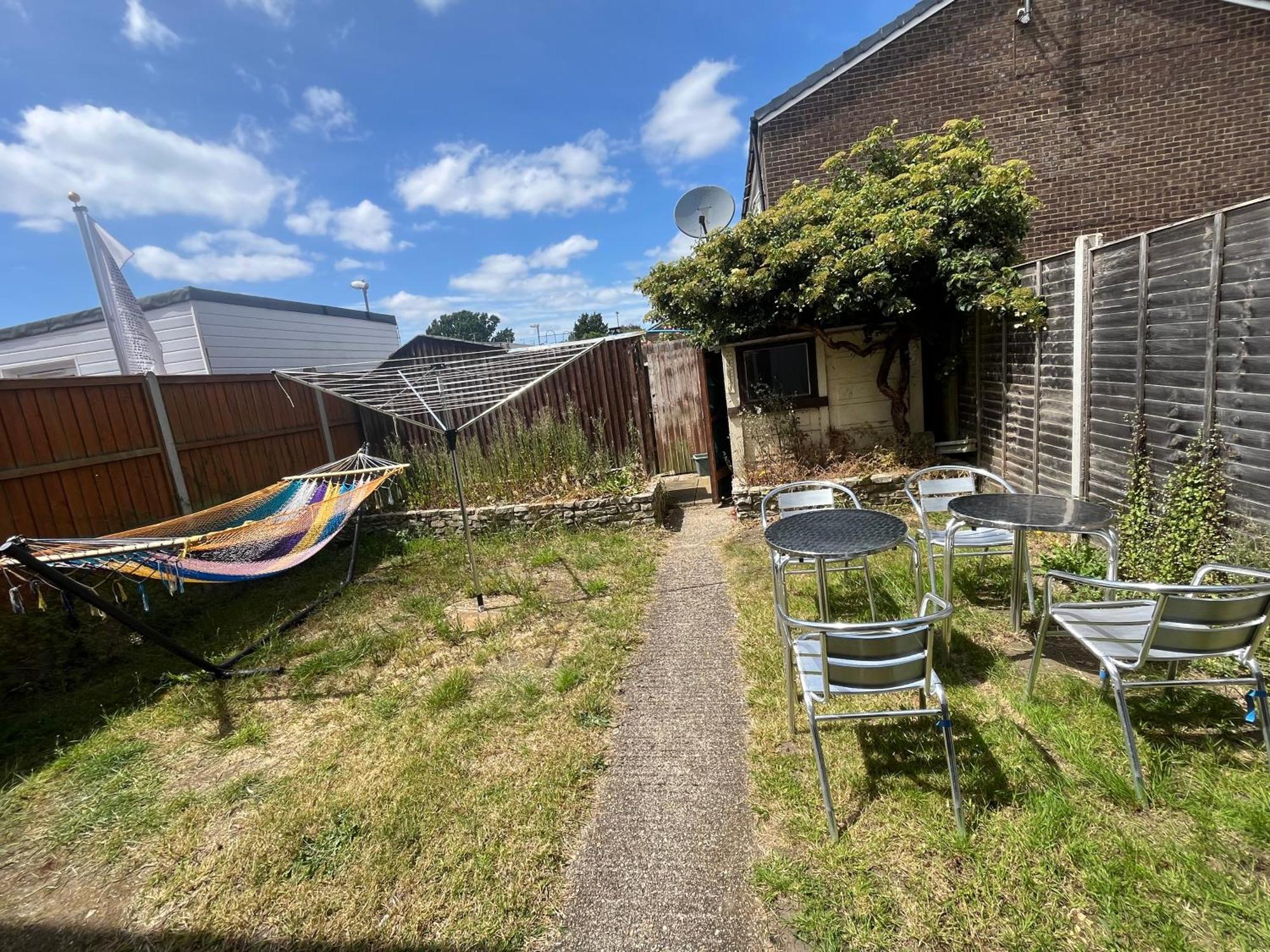 Spacious 3 Beds Cozy Home For Family And Contractors サンドハースト エクステリア 写真